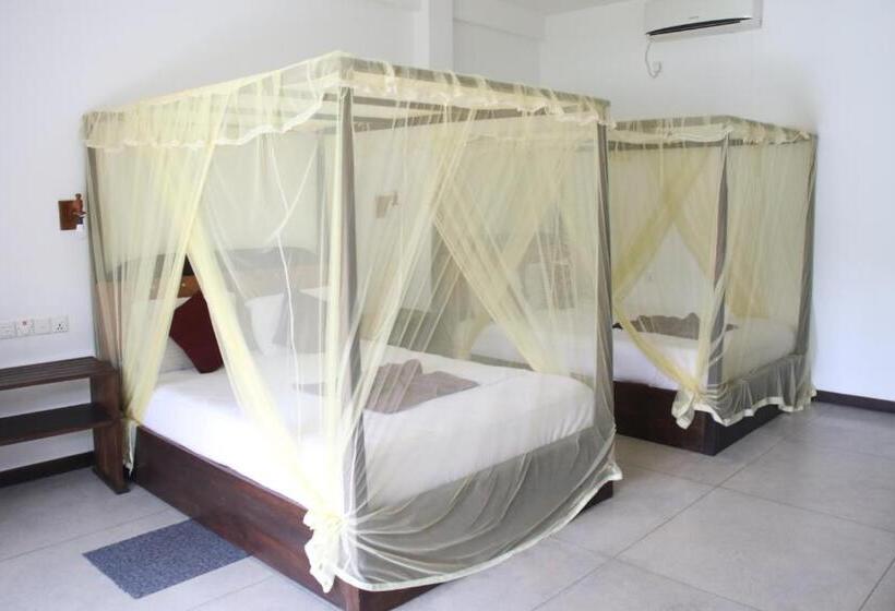 Трехместный Номер Deluxe, The Grand Yala