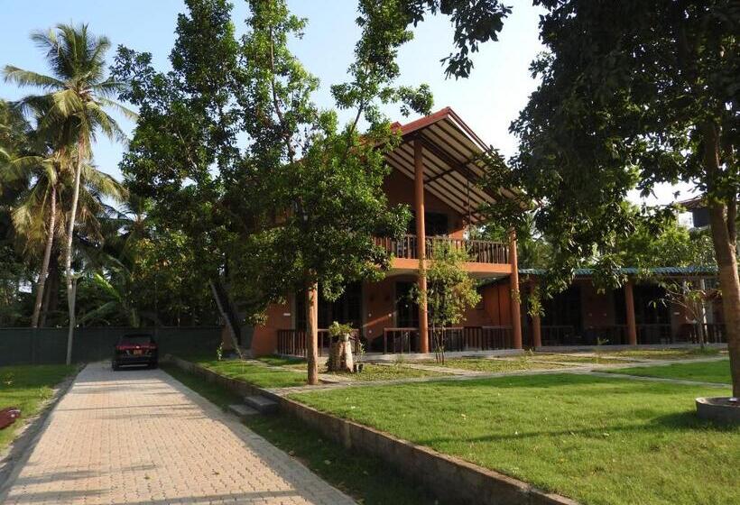 Семейный Номер, The Grand Yala