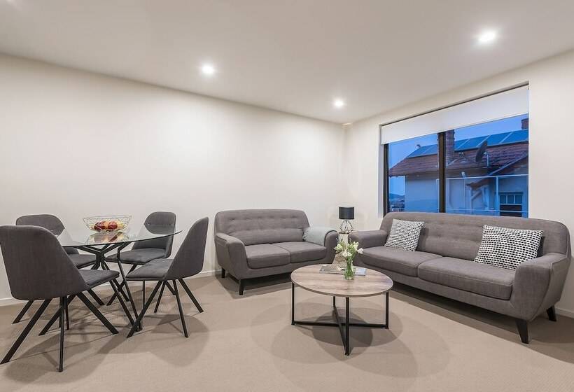 Апартаменты 2 Спальни, 110 Hampden Apartments