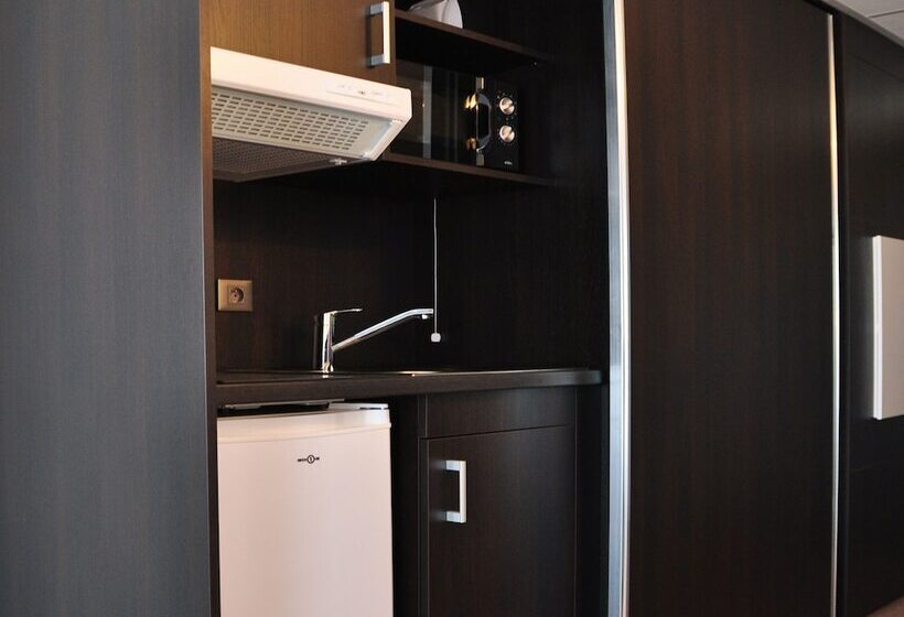 Economy Studio, Golden Tulip Pornic Suites