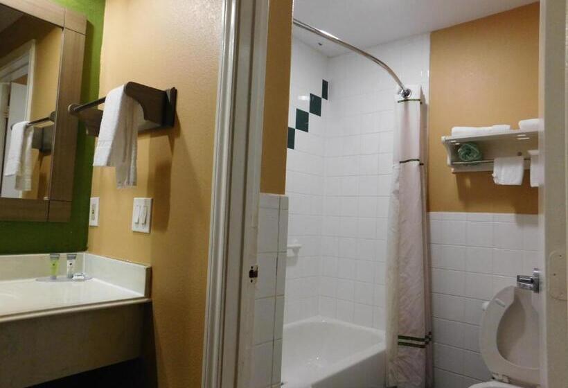 חדר סטנדרט עם מיטת קינג, Regency Inn & Suites Beaumont