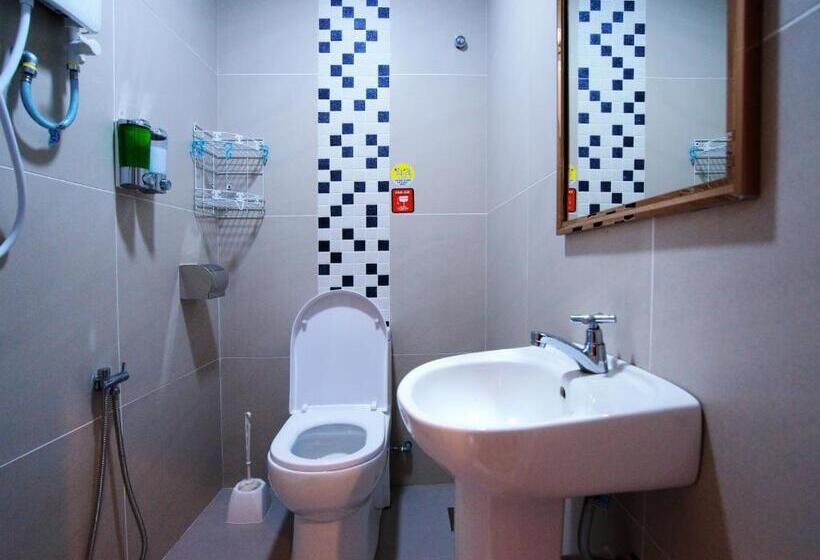 Кровать в Общей Комнате, Leisure Lodge