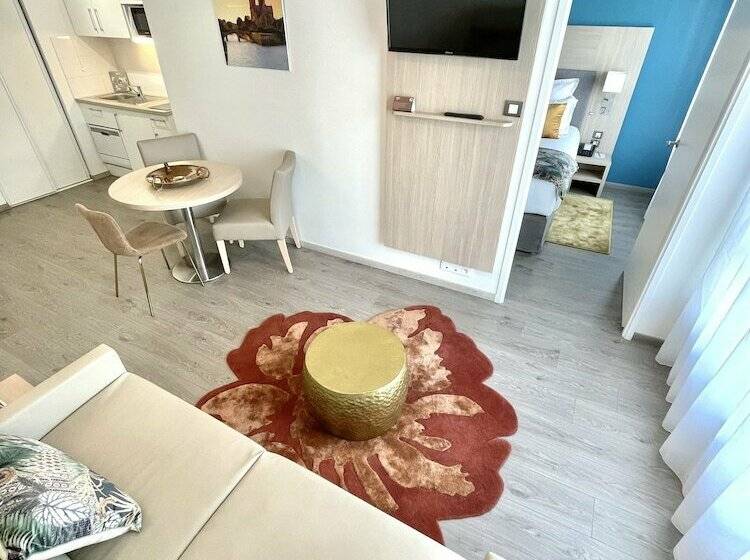 Апартаменты 1 Спальня, Residhome Asnieres Park