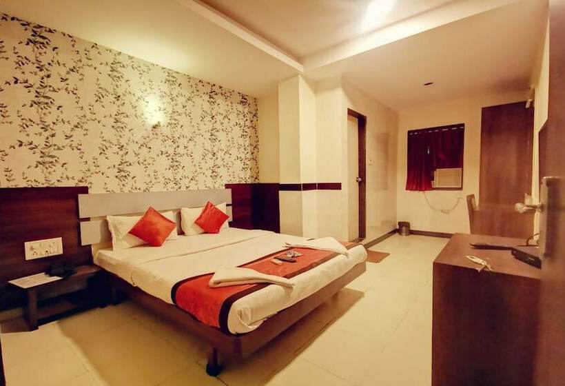 豪华房间, Sai Sharan Stay Inn