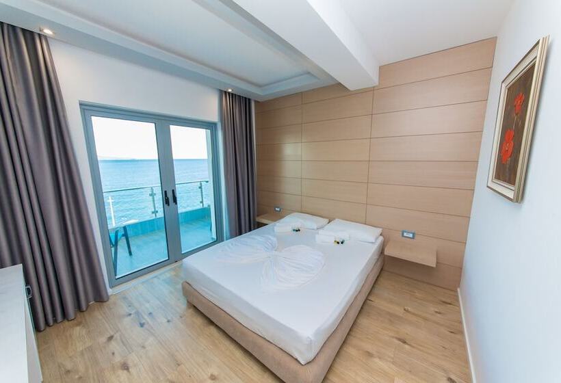 オーシャンビュースタンダードルームバルコニー付き, Saranda Palace