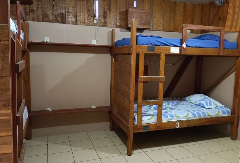 Кровать в Общей Комнате, Martinas Place