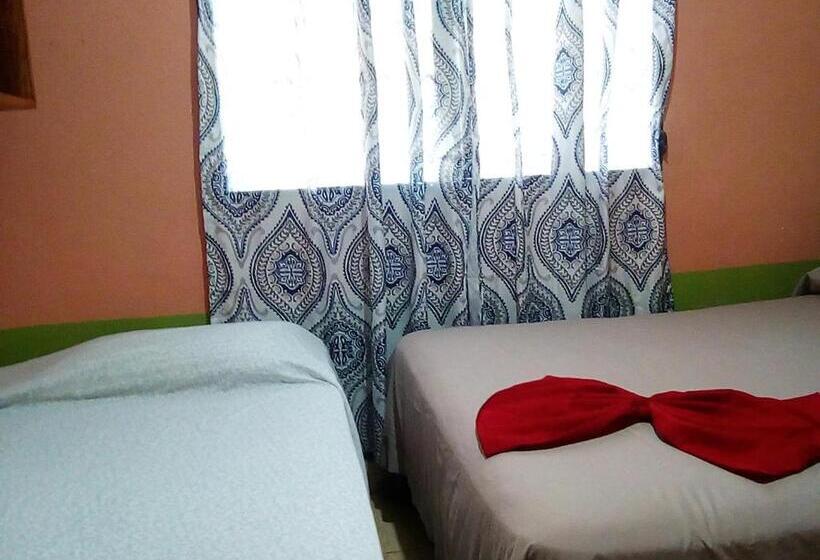 Трехместный Номер Deluxe Вид на Море, Hostel Sunset Villas Popoyo