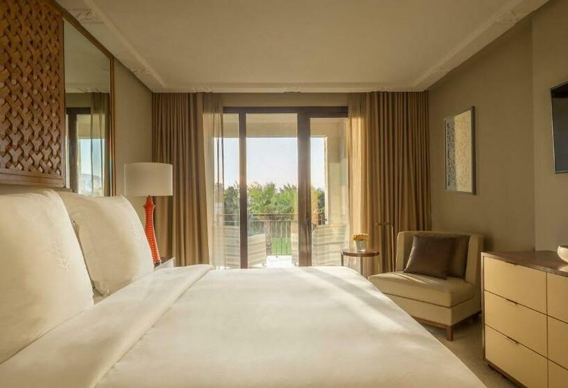 اتاق سوپریور با تخت بزرگ, Four Seasons Hotel Tunis