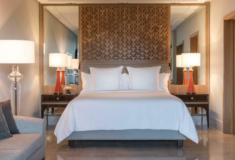 اتاق لوکس با تخت بزرگ, Four Seasons Hotel Tunis