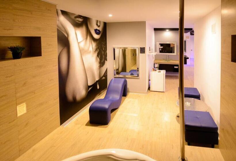이그제큐티브 스위트, Orei Private Suites Adult Only