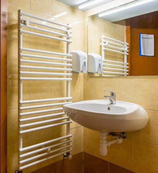 Номер Economy, Lima Hostel Győr