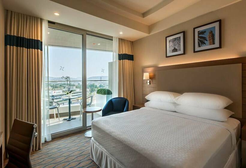 带城市景观及双人床的标准房间, Four Points By Sheraton Izmir