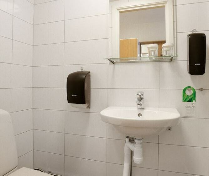 Quarto Familiar, Almnas Park