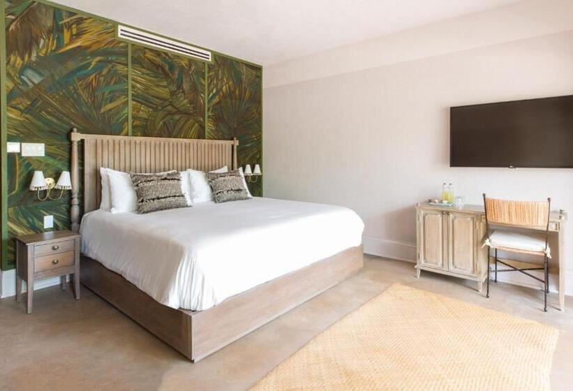 带大床的豪华间, Itz Ana Resort & Residences