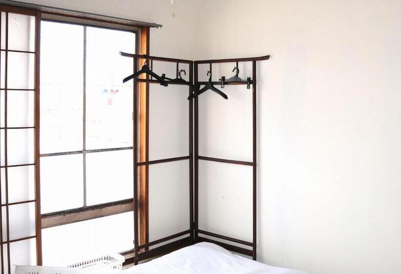 이코노미 룸, Guest House Aki