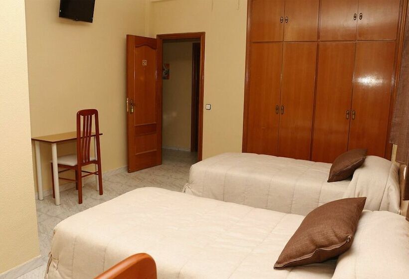 Номер Стандарт, Hostal Restaurante Labrat