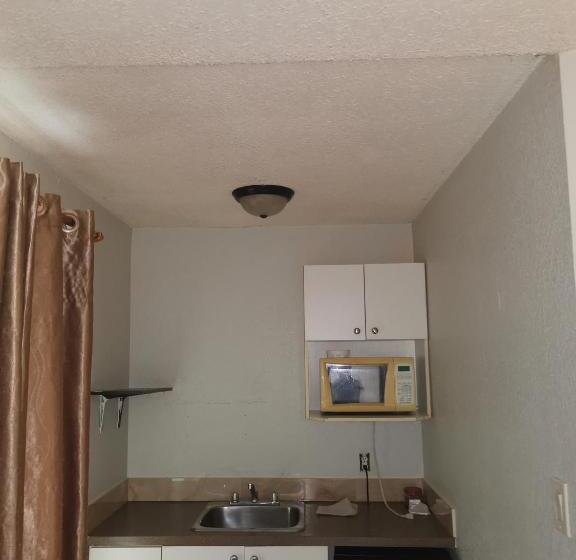 Family Suite, Coquihalla Motel