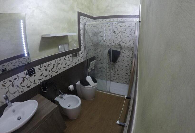 חדר סטנדרט לשלושה עם מרפסת, B&b L Infiorescenza New