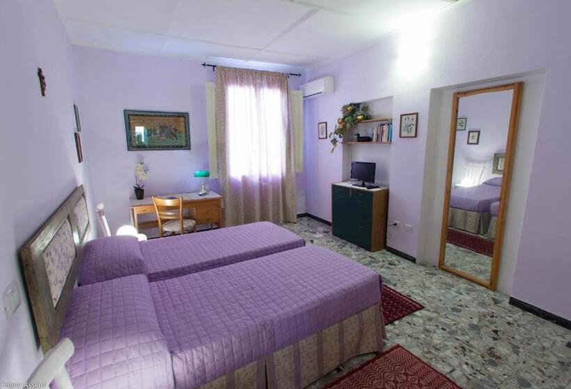 Standard room with outdoor bath, Sassari In