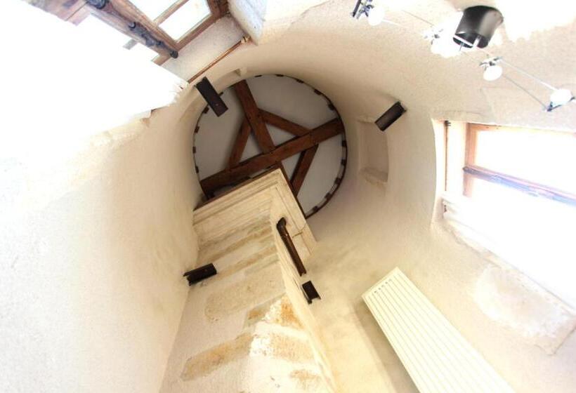 Номер Стандарт, Château D Island Vézelay