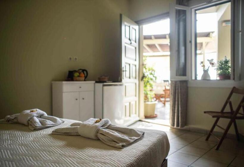 Quarto Estandar, Filoxenia
