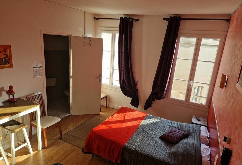Номер Стандарт Трехместный, Hôtel Du Commerce