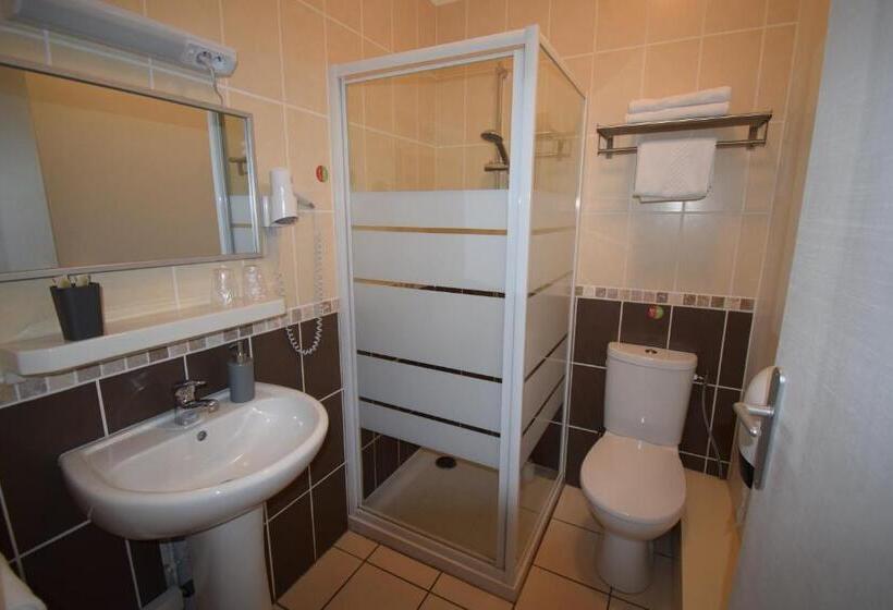 Номер Стандарт, Hôtel Du Commerce