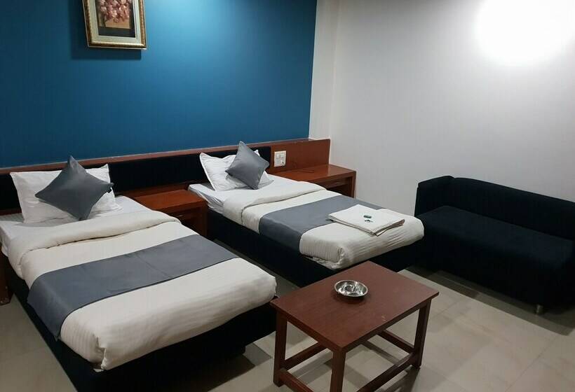 Номер Deluxe, Pleasure Inn