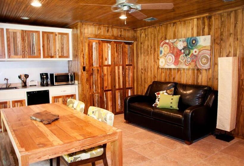 Апартаменты Deluxe 1 Спальня, Live Oaks Bed And Breakfast