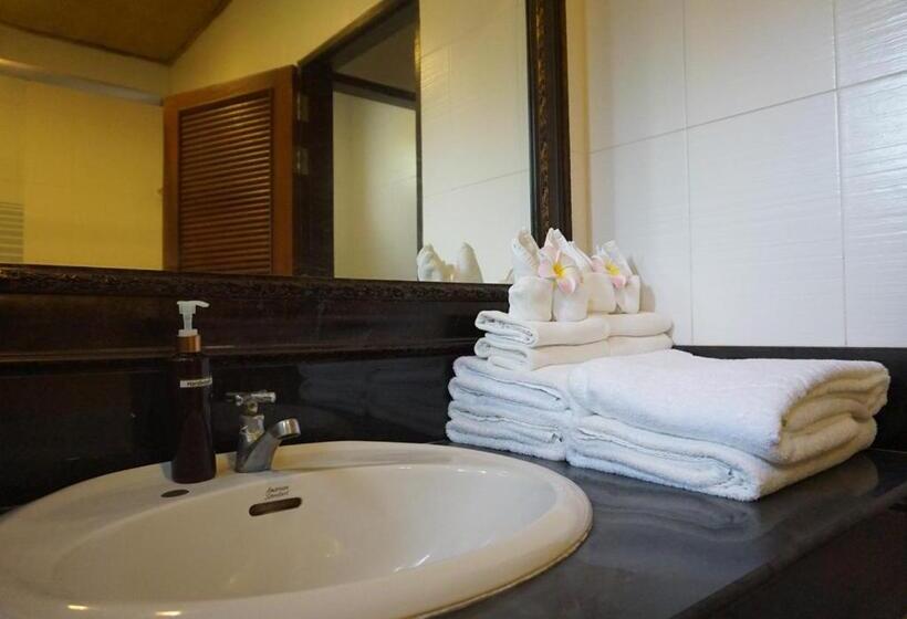 اتاق استاندارد چهار تخته با چشم‌انداز دریا, Racha Island Resort