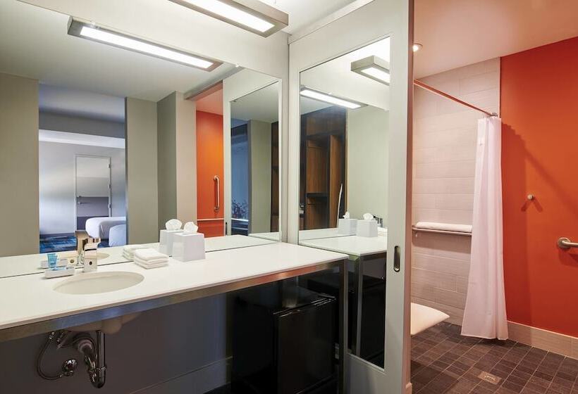 Номер Стандарт 2 Двуспальные Кровати, Aloft Cleveland Airport