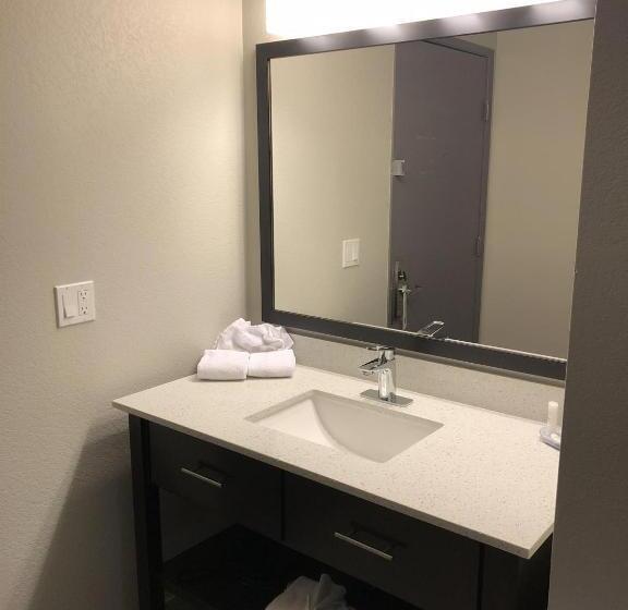 חדר סטנדרט עם מיטת קינג, Baymont By Wyndham Moses Lake