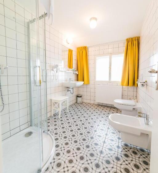 이그제큐티브 트리플, Boutique Hotel Villa Beatika