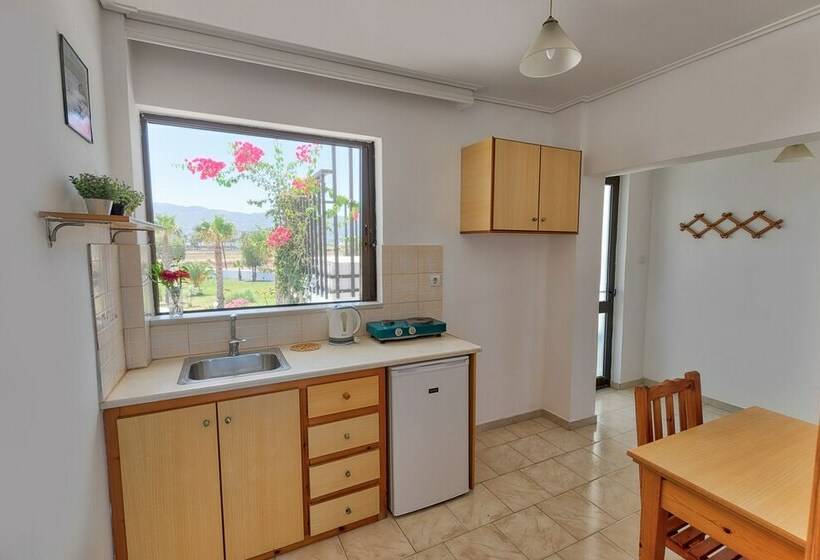 Апартаменты 1 Спальня, Anthia Apartments