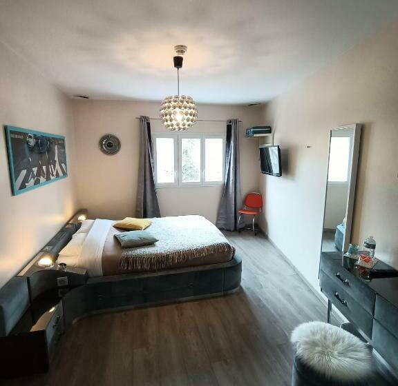 Номер Стандарт, Auberge Du Vieux Lanas Logis Hotel Restaurant