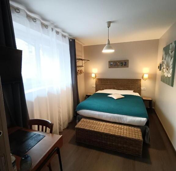 Номер Стандарт, Auberge Du Vieux Lanas Logis Hotel Restaurant