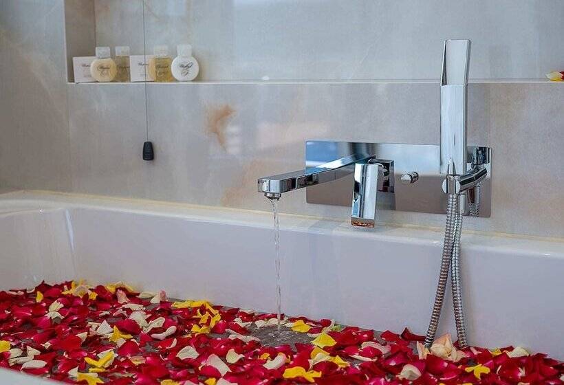 Suite m. Pool, Nana Princess Suites Villas & Spa