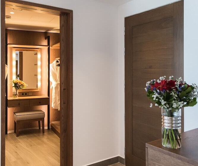 سوییت با چشم‌انداز دریا, Nana Princess Suites Villas & Spa