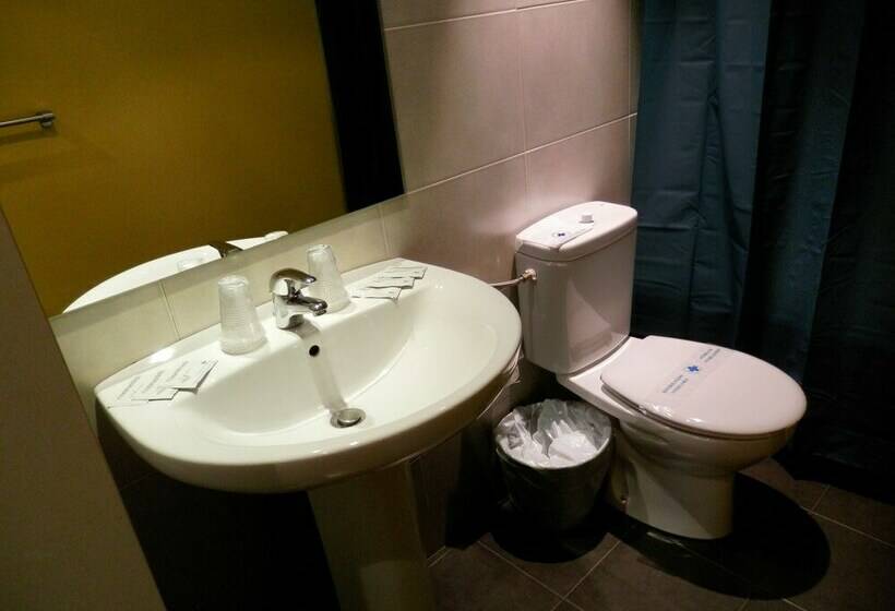 استودیوی استاندارد, Apartamentos La Solana 3000