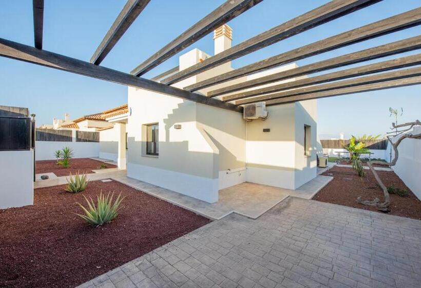 ویلای 3 خوابه, Ereza Villas Alicia