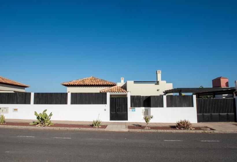 ویلای 3 خوابه, Ereza Villas Alicia
