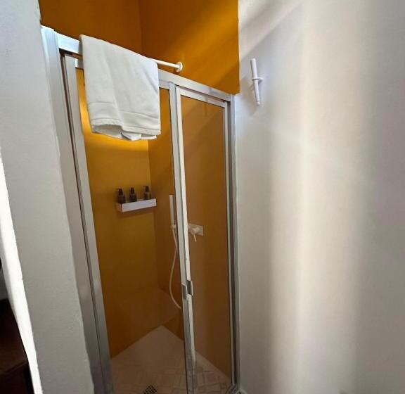 ２ベッドルームアパートメント, Art B&b