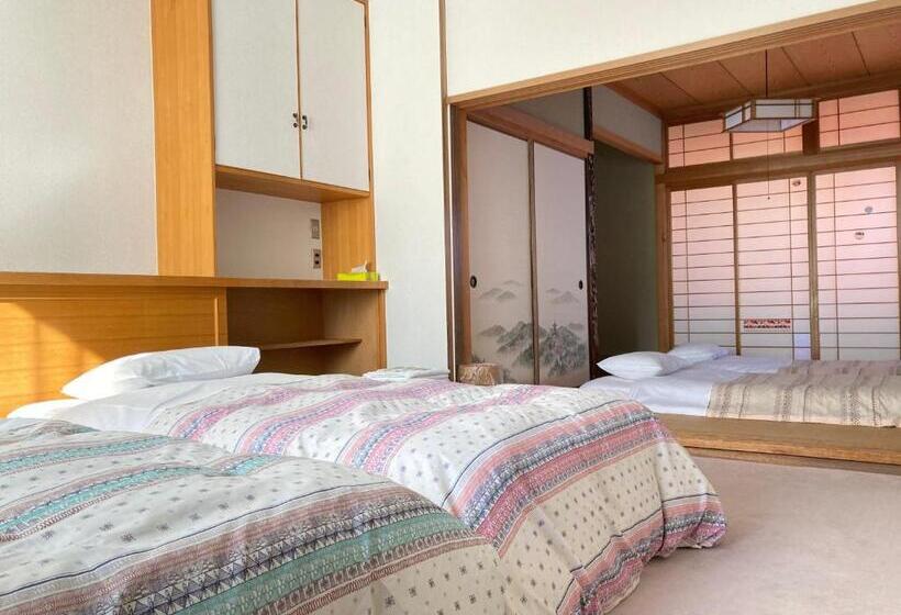 Семейный Номер Совместный Санузел, Guesthouse Namaste