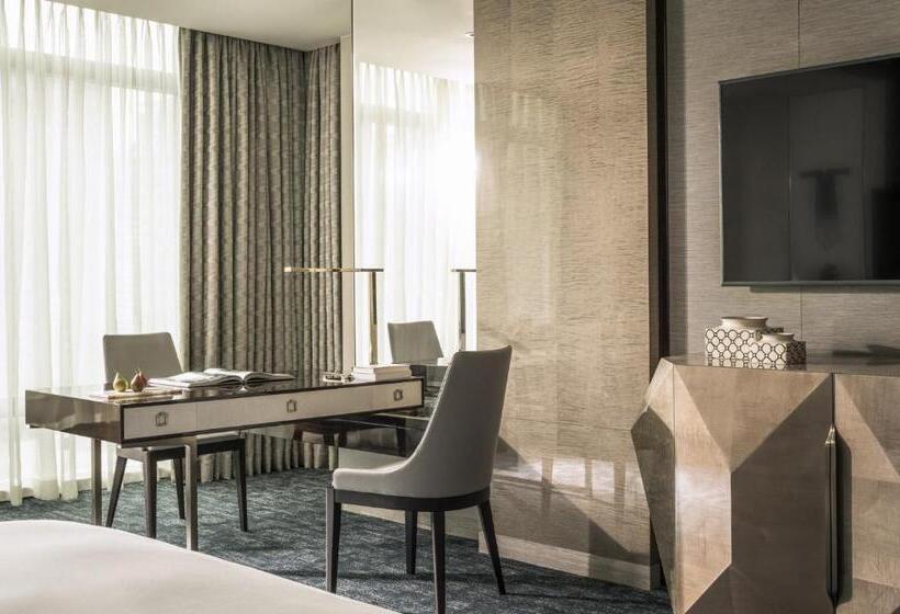 Стандартный Номер Кровать Кинг, Four Seasons Hotel Kuala Lumpur