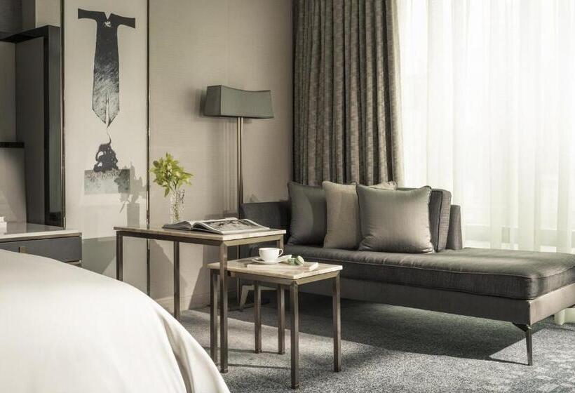 Номер Стандарт Двуспальная Кровать Вид на Парк, Four Seasons Hotel Kuala Lumpur