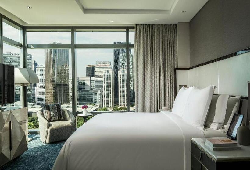 Полулюкс Кровать Кинг, Four Seasons Hotel Kuala Lumpur