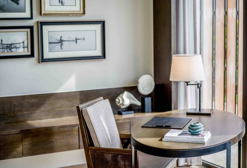 سوییت جونیور با چشم‌انداز دریا, Intercontinental Phu Quoc Long Beach Resort, An Ihg