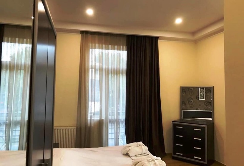 Family Suite, Irise