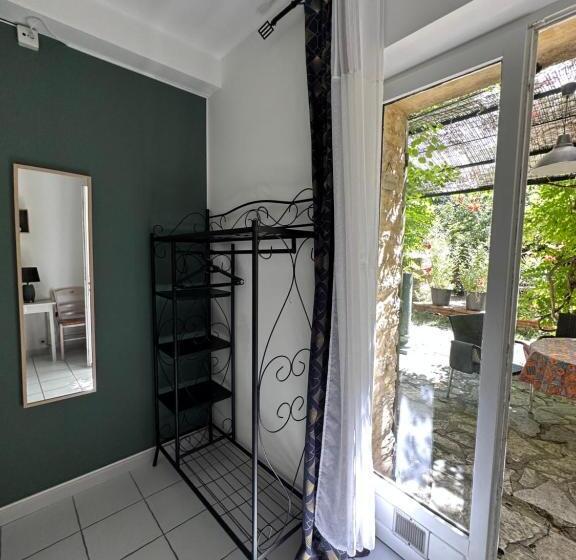 غرفة قياسية مزوَّدة بتراس, Le Moulin D Antelon