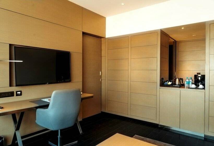 Номер Superior, Novotel Chennai Chamiers Road